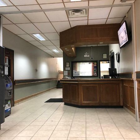 Royal Hotel Flin Flon Luaran gambar