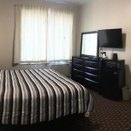 Royal Hotel Flin Flon Luaran gambar