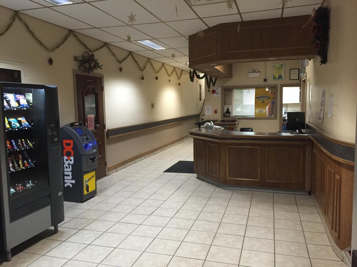 Royal Hotel Flin Flon Luaran gambar