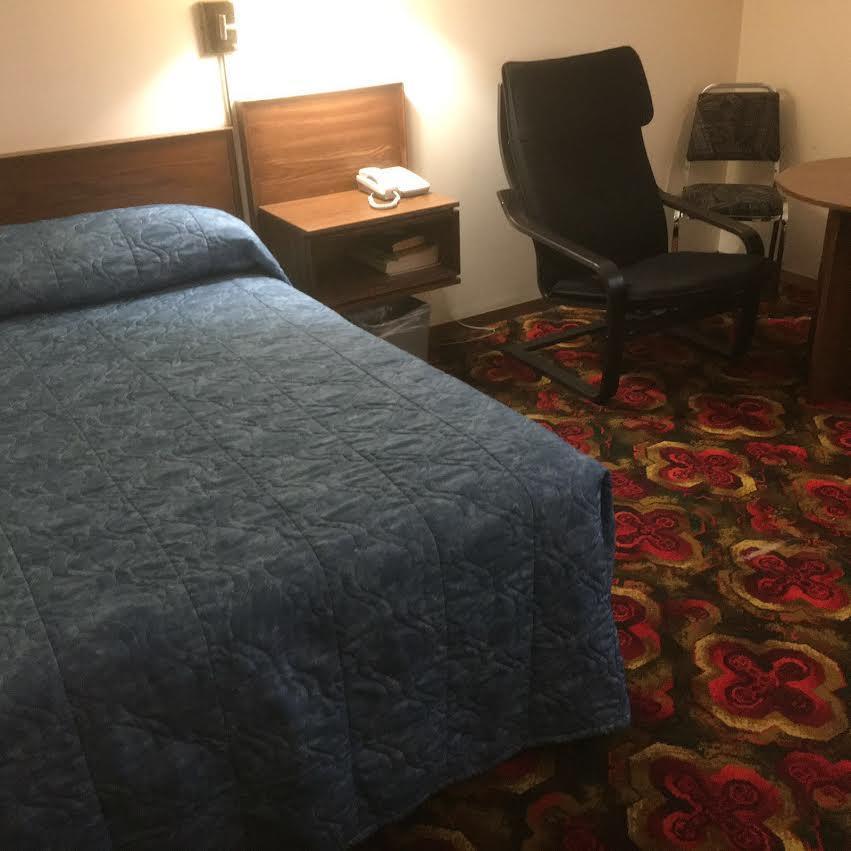 Royal Hotel Flin Flon Luaran gambar