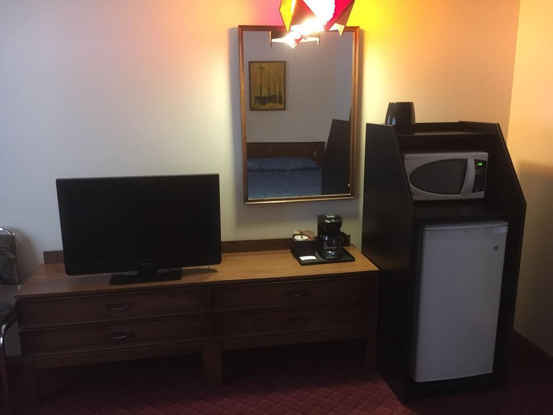 Royal Hotel Flin Flon Luaran gambar