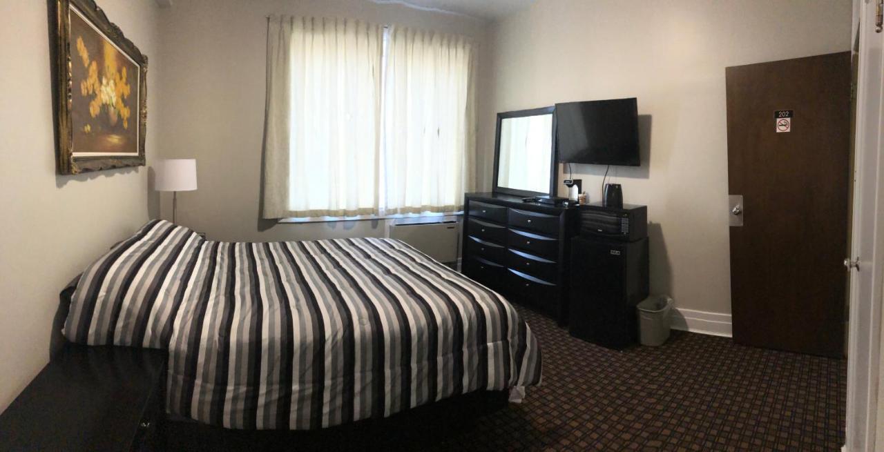 Royal Hotel Flin Flon Luaran gambar